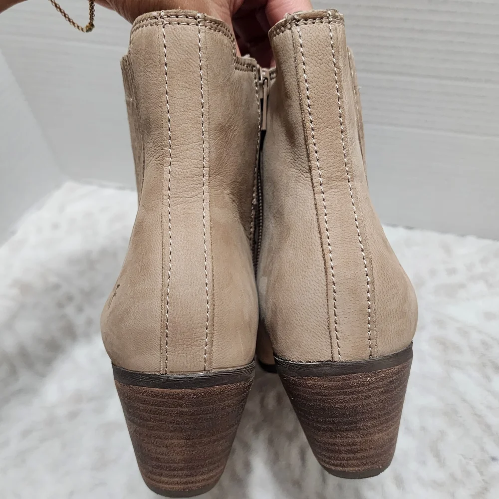 Frye Sandra Chelsea Nubuck Leather Ankle Stitched Block Heel Western Boot Sz 9